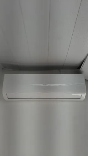 Oportunidade!!! Vendo 02 aparelhos de Ar Condicionado, ambos de 30mil btus, um TCL e Elgin