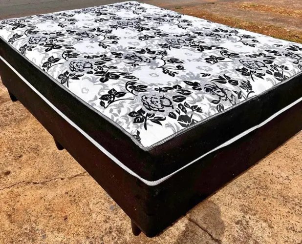 Cama de Casal com Colchão Alto e Confortável - Apenas R$ 300