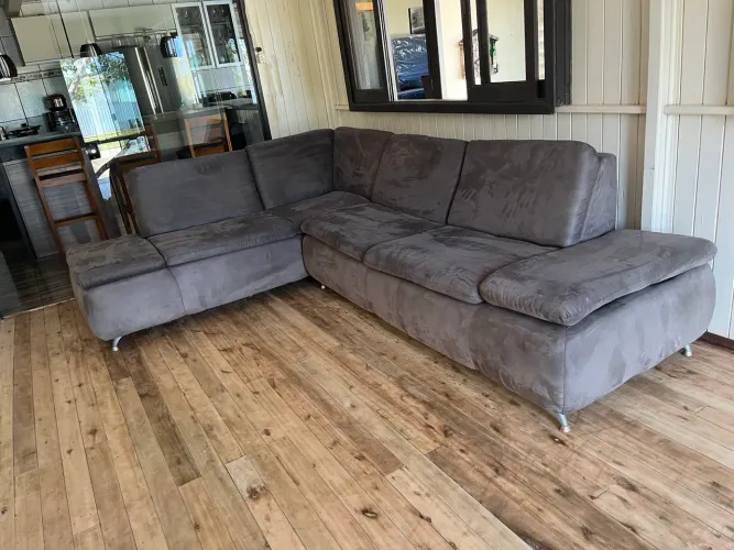 Vende-se sofá : 6 lugar / mesinha de centro