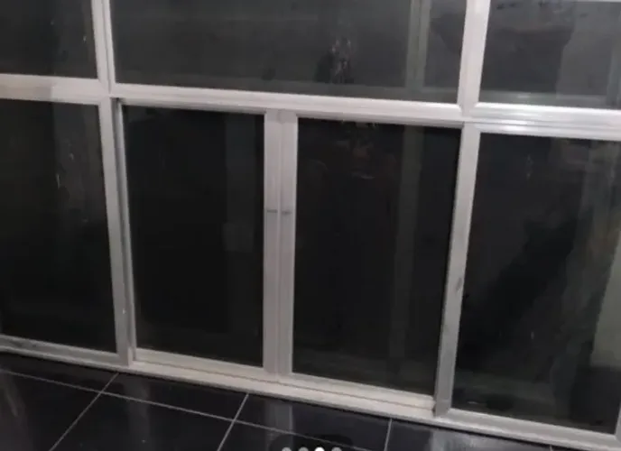 Vendo duas janelas de alumínio perfeito estado.