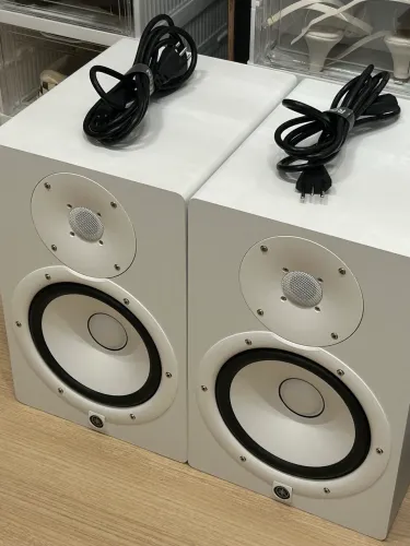 Monitores Yamaha HS8 (Par)