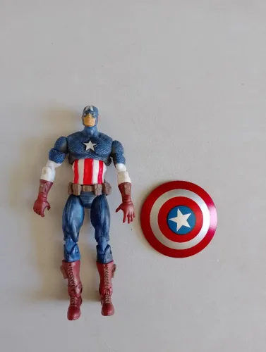 Marvel Universe Capitão América 10 cm HASBRO