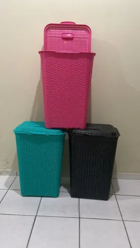 CESTO DE ROUPAS COM TAMPA NOVO