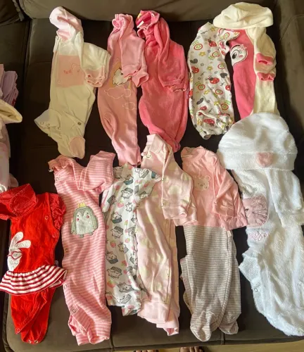 Lote de Roupinhas de Bebê Menina - Tamanho P