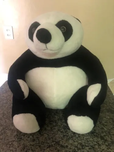 Urso Panda de Pelúcia Gigante - Pelúcia Decorativa (50 cm de Altura X 60 cm de Largura)