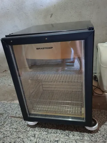 Vende-se frigobar Brastemp