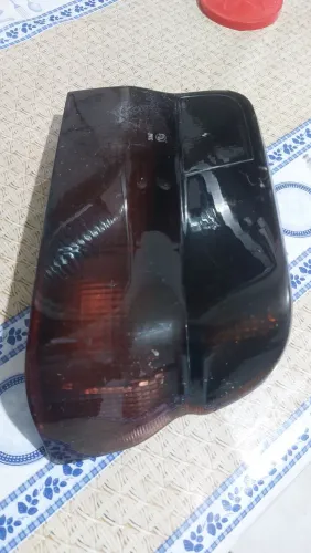 Lanterna traseira direita fumê escort 95