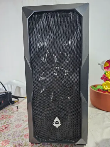 Gabinete gamer mancer typhoon