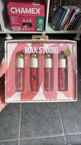 Kit Max Studio Lip Gloss Collection com 4 Cores - Novo e Lacrado