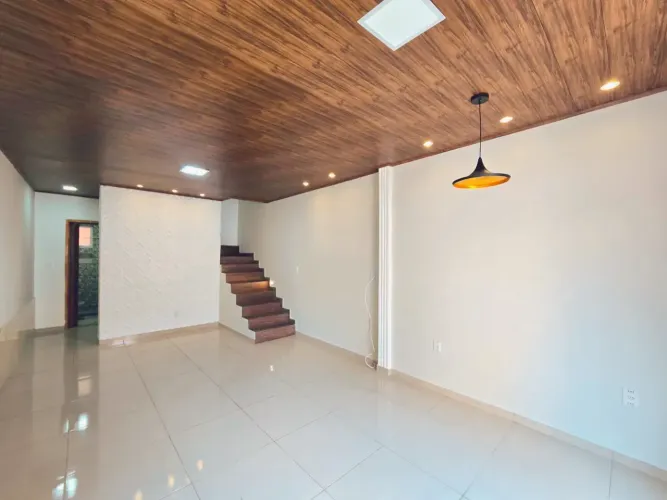 Linda casa de 02 quartos e 02 banheiros em Nova Iguaçu - Posse
