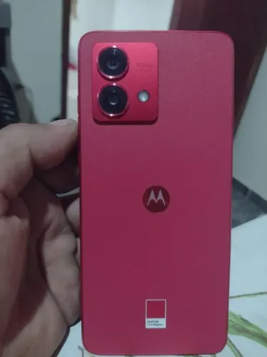 Moto G84 seminovo R$750,00)