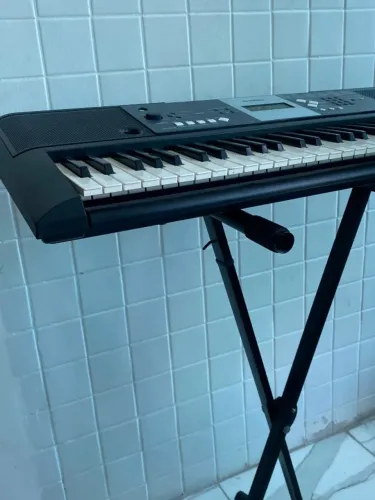 Teclado Yamaha YPT-230