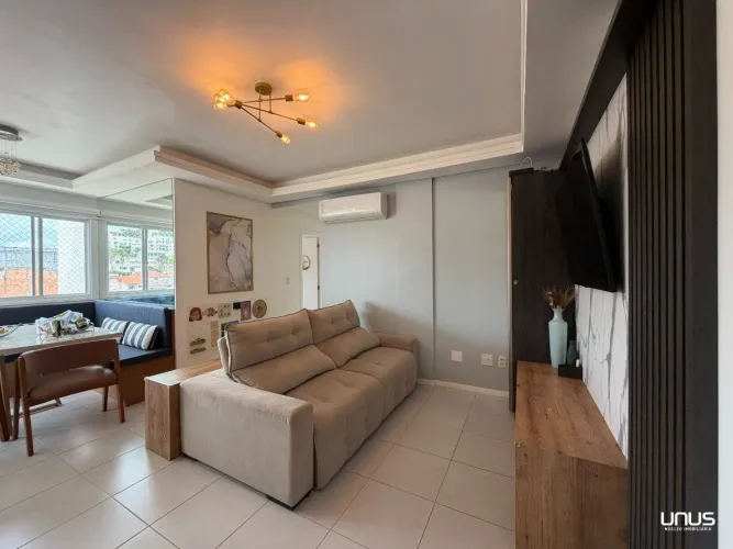 Apartamento com 2 dormitórios sendo 1 suíte em Coqueiros Florianópolis.