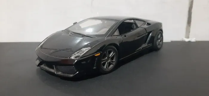 Miniatura Lamborghini Gallardo 1:24
