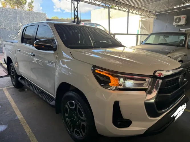 Toyota Hilux CD SRX 4X4 2.8 TDI 16V Diesel Aut. 2022