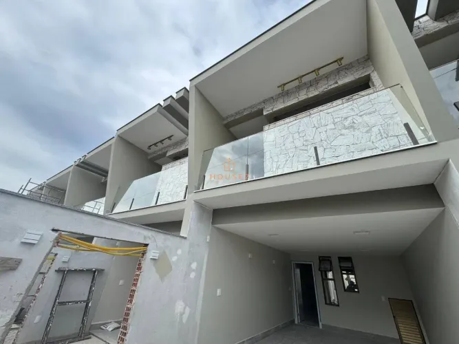 Casa duplex novinha 3 quartos em Morada de Laranjeiras