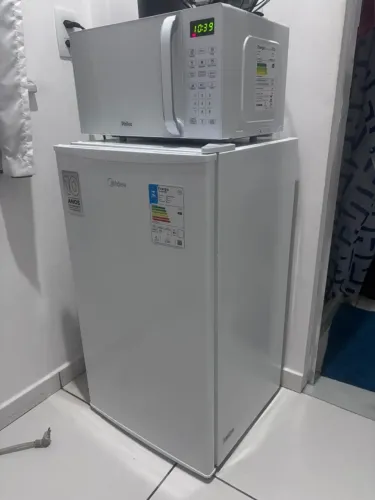 Frigobar Midea Branco Semi Novo - Menos de 1 Ano