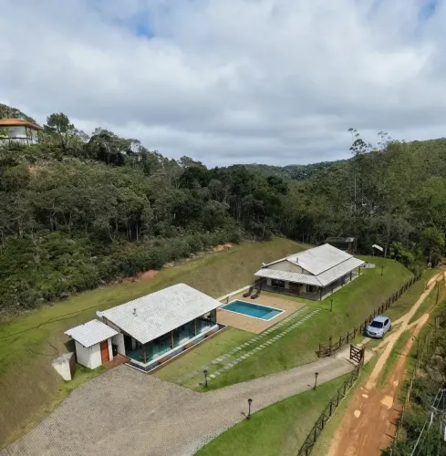 Sítio 2.500m² nas Montanhas Capixabas com Piscina e Gourmet