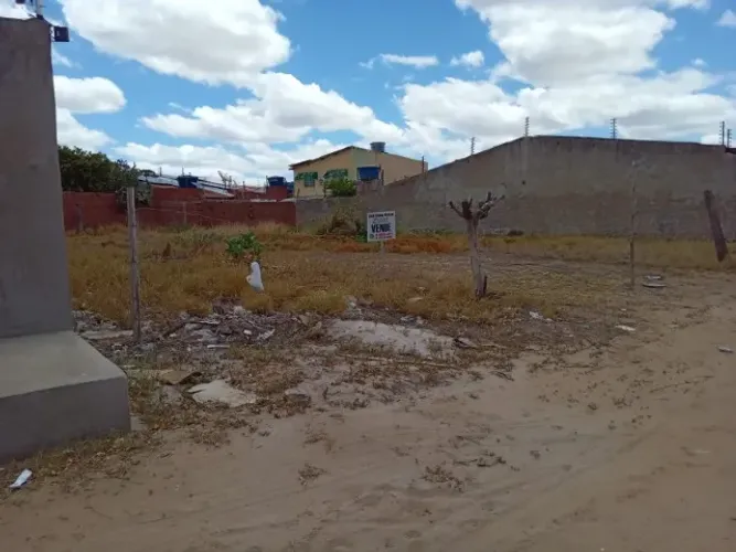 Terreno plano, bairro Novo Encontro, Juazeiro, Bahia, com 310m2.