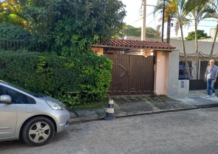 CASA TERREA 3 QUARTOS - Faculdade