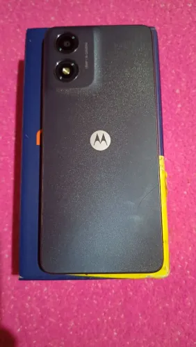 Vendo um celular semi novo