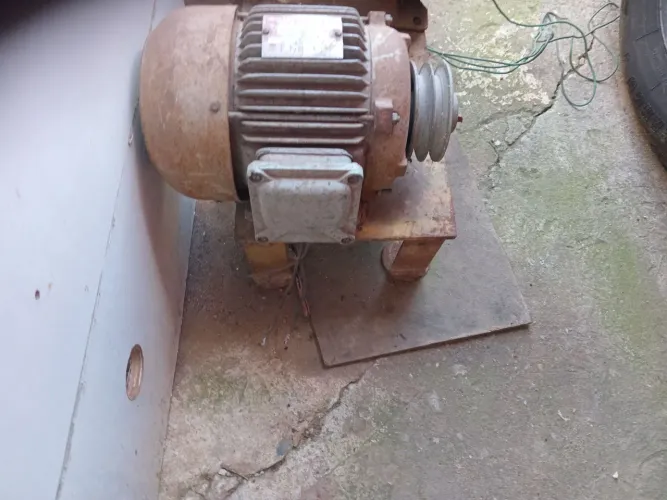 VENDO 3 MOTORES.TRIFASICO