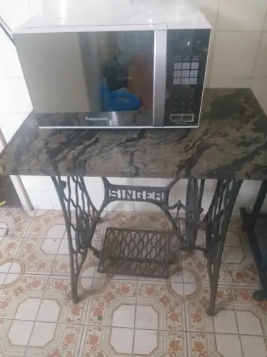 Mesa Antiga de Máquina Singer de Ferro