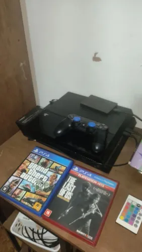 Playsatation 4 usado OTIMAS CONDIÇÕES de conservação