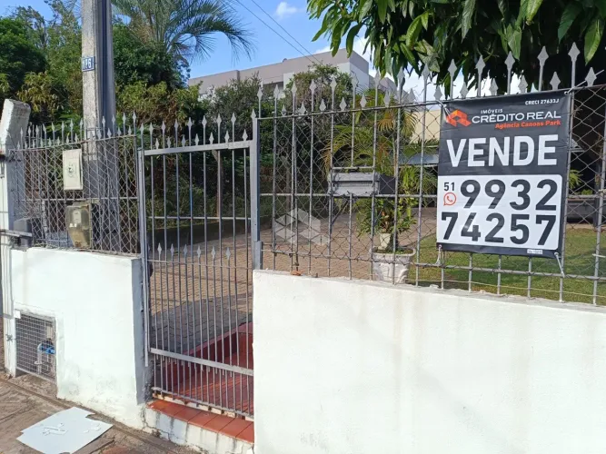 DUAS CASAS NO MESMO PÁTIO - PRÓXIMO A ESTAÇÃO FENAC