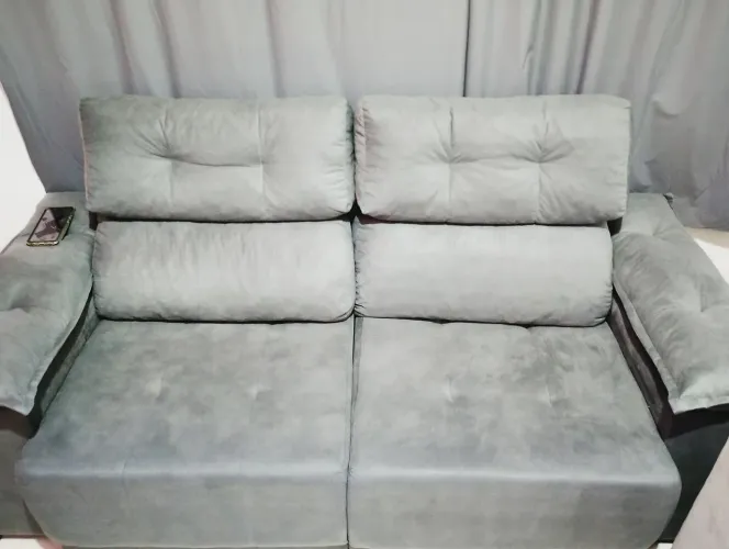 Sofá retrátil novo