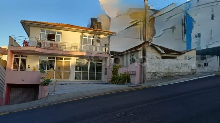 TERRENOS ESTREITO/CANTO ÁREA TOTAL 1.386,39 m² Com VIABILIDADE AMC