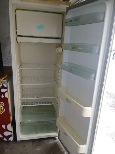 Geladeira electrolux 360L