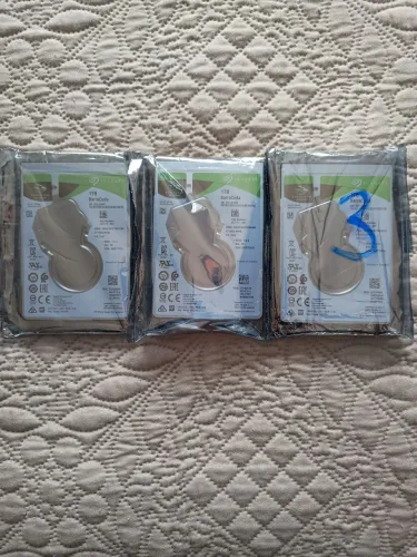 3 HDs notebook 1 TB cada