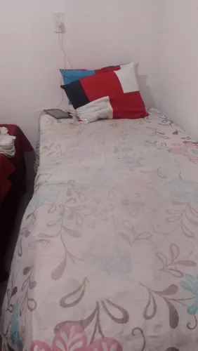 Vendo cama de solteiro