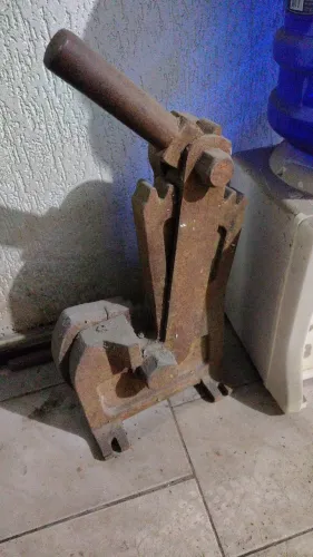 Guilhotina de cortar ferro