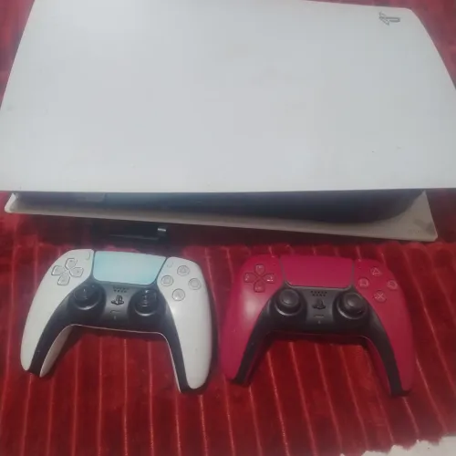 PS5 Slim com Leitor de Disco. Novinho, pouco usado com vários jogos instalados! 