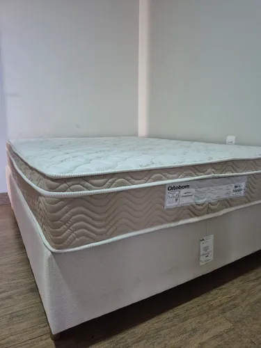 Cama de Casal excelente estado