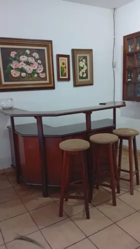 Balcão e banquetas