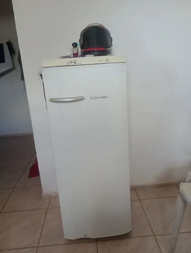 Geladeira semi nova