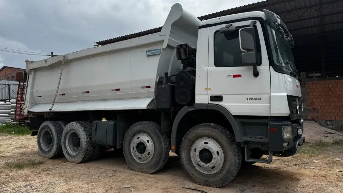 Caçamba Mercedes 4844 Ano 2010 8x4 Actros Basculante 