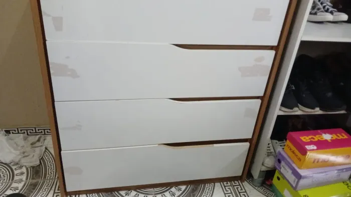 Cômoda 4 gavetas