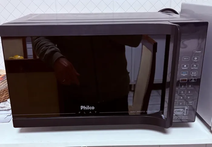 Microondas Philco Flat 28 L