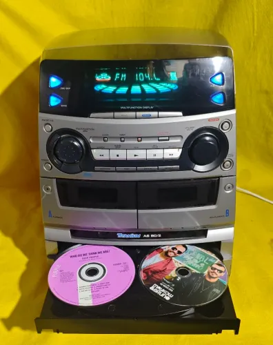 Central da gradiente CD não funciona resto funciona tudo certinho rádio auxiliar todas