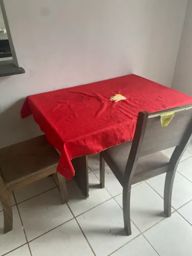 Mesa com sofá 