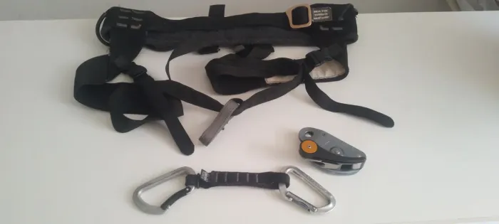 Rapel, cadeirinha, mosquetao e freio- descensor petzl