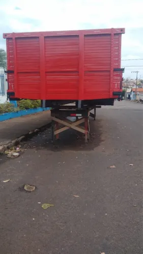 Carroceria para caminhão Ford, Iveco e Volkswagen, ela possui 8 metros