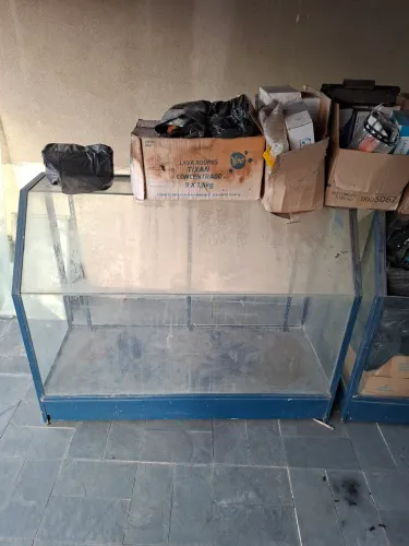 Balcao em ferro e vidro