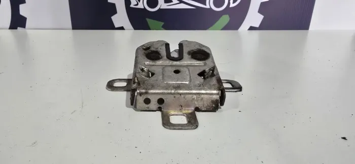 Fechadura do Capô FIAT Strada 2026 - Original