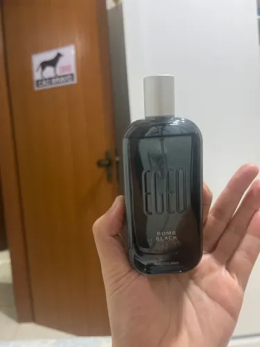 Perfume egeo bomb black
