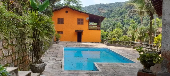 Guapimirim - Condomínio Subida da Serra - Excelente Casa com área de 2.900,00m²